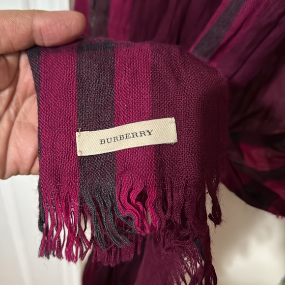 Burberry Scarf - Picture 5 of 10